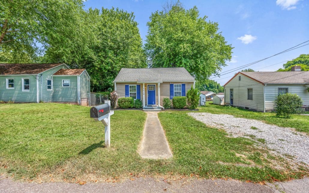 1719 Trotter Ave, Knoxville, TN 37920 - Photo 2
