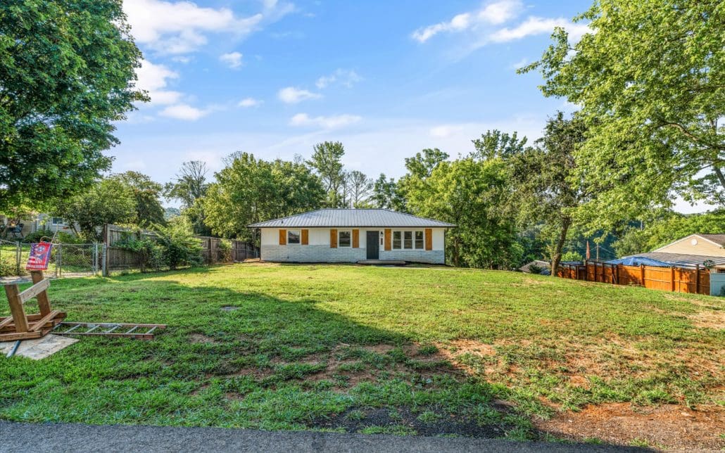 1516 Holman Road, Knoxville, TN 37909 - Photo 3