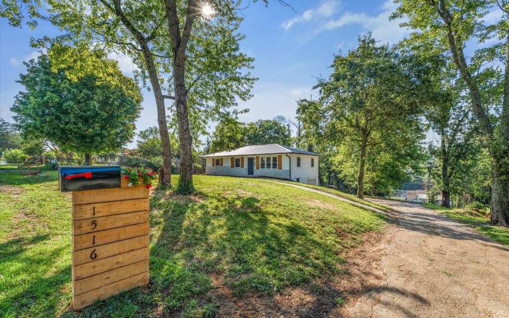 1516 Holman Road, Knoxville, TN 37909 - Photo 5